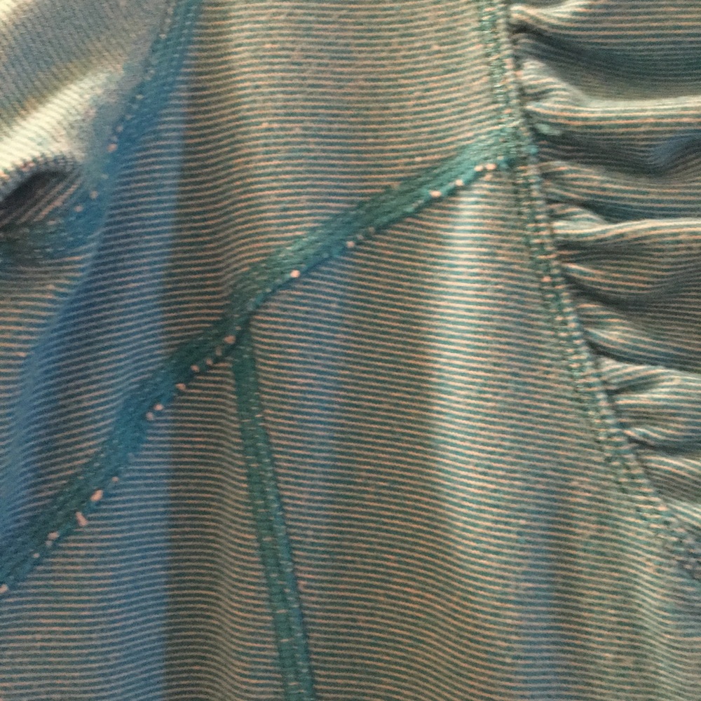 Lululemon Resolution Pullover Size 6 - image 4